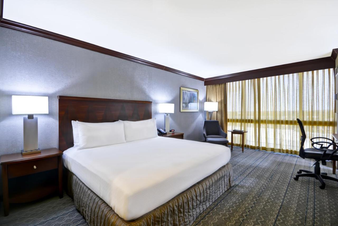 Crowne Plaza Tulsa Hotel Southern Hills Номер фото
