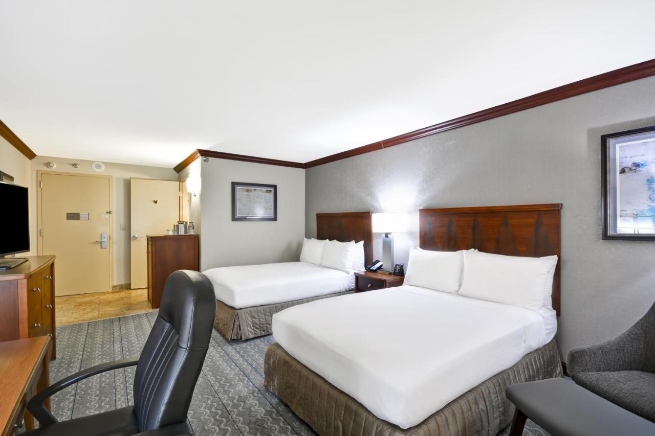 Crowne Plaza Tulsa Hotel Southern Hills Номер фото