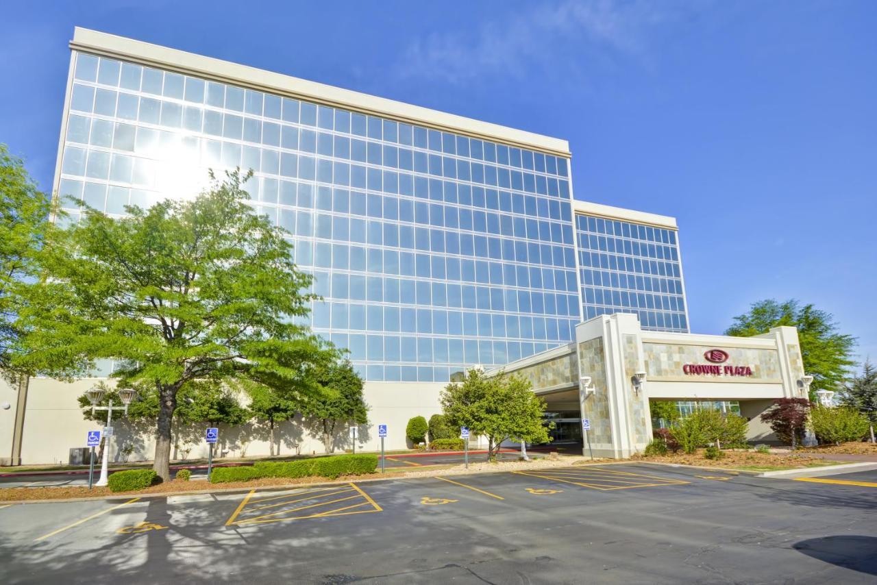 Crowne Plaza Tulsa Hotel Southern Hills Екстер'єр фото