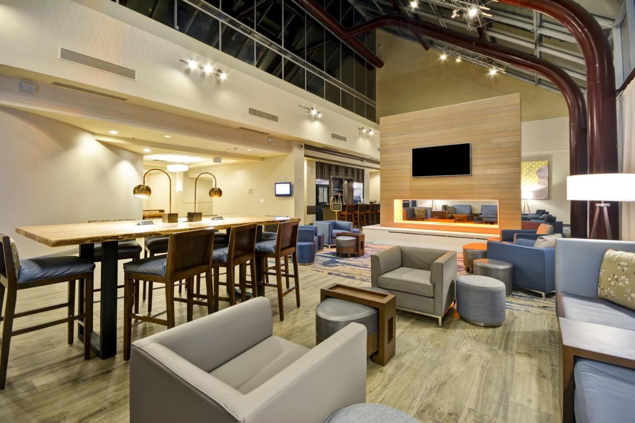 Crowne Plaza Tulsa Hotel Southern Hills Екстер'єр фото